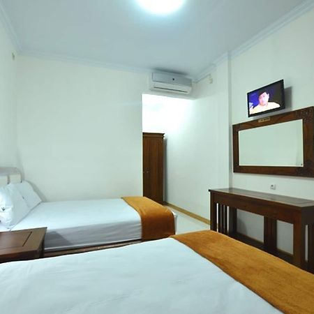 Hotel Bukit Uhud Yogyakarta Esterno foto