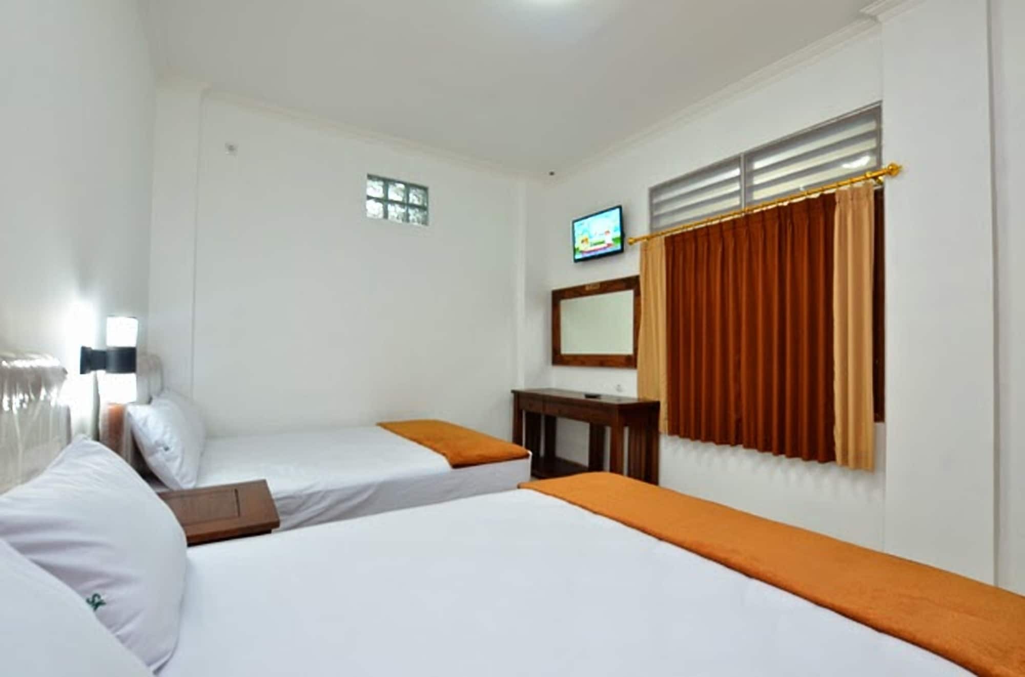 Hotel Bukit Uhud Yogyakarta Esterno foto